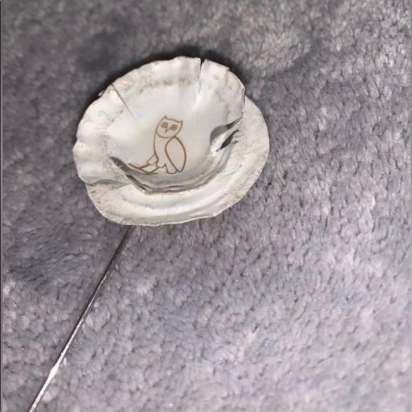 OVO Owl Shirt/Suit Pin - Picture 3 of 3